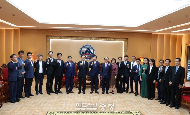 베트남 다낭시 인민위원장 접견 및 우호의향서 체결
